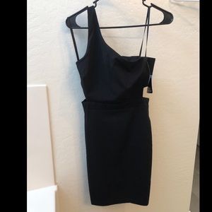 NWT Little black form fitting dress 😍😍